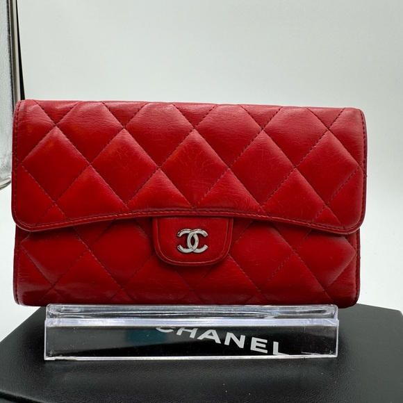 Chanel - Authentic - Lambskin Wallet - Red - Gorgeous with COA and Box - Picture 1 of 16